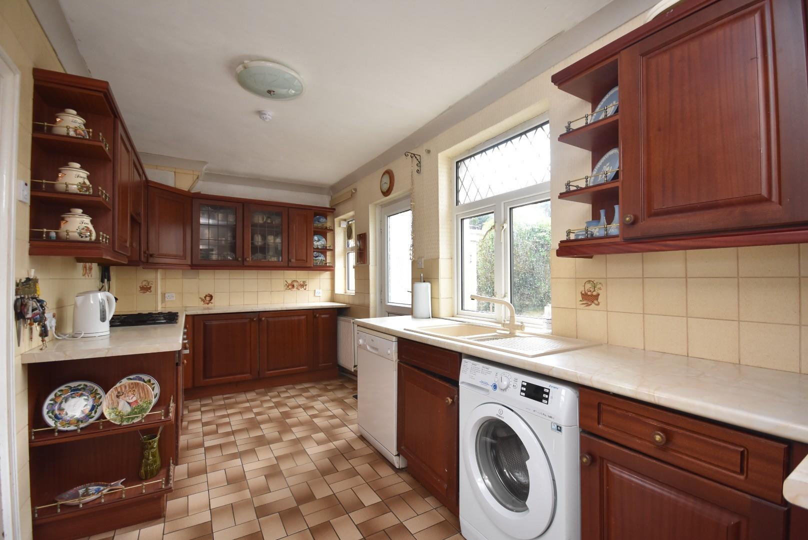 63 Coleridge Avenue, Penarth, CF64 2SR